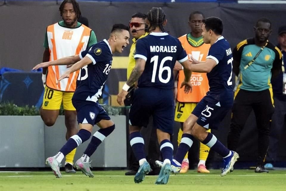 Guatemala sorprendió a Jamaica al vencerla 1-0.