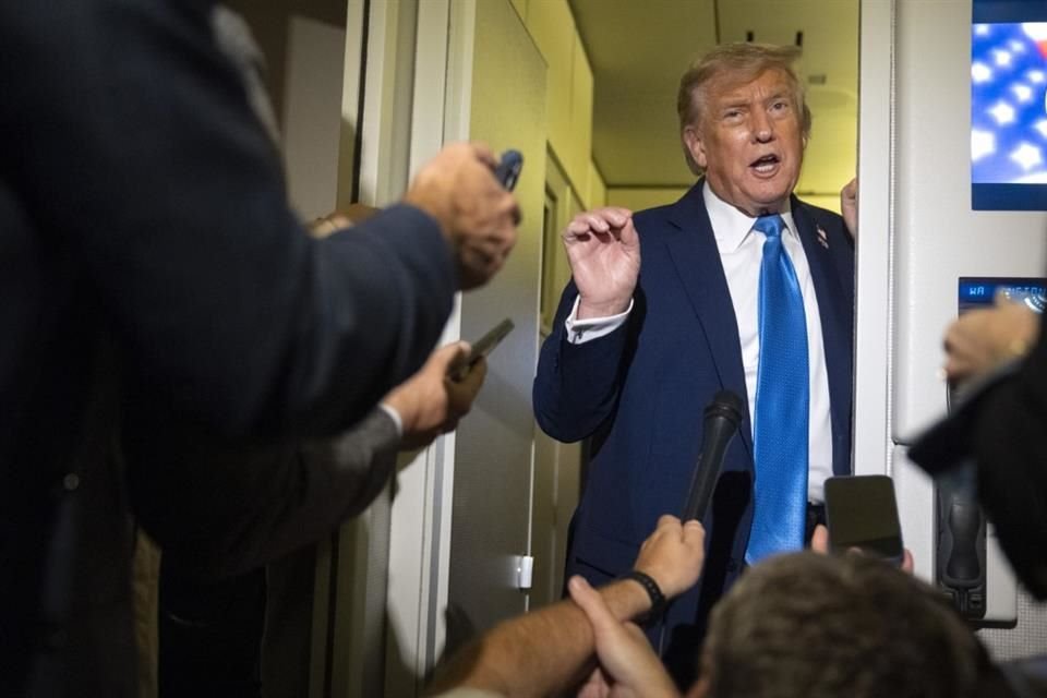Trump abordou o conflito Irã-Israel no avião presidencial com destino aos EUA, após deixar a Cúpula do G7 no Canadá.