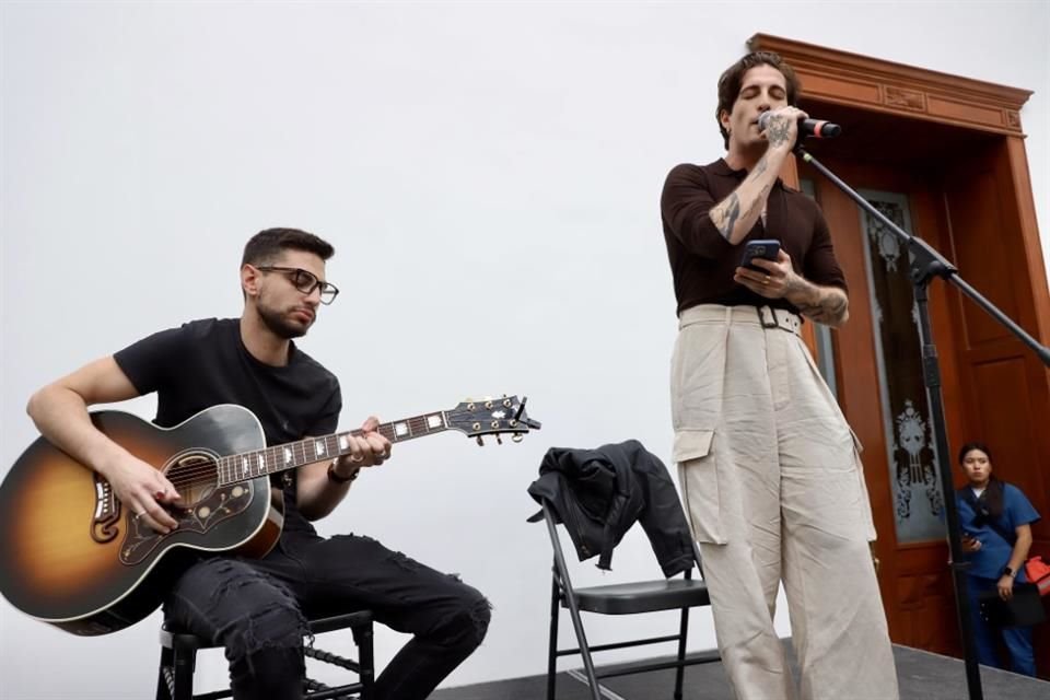 El intérprete italiano, vocalista de la banda Måneskin, se encuentra de visita en la Ciudad de México para promocionar su primer álbum como solista, 'Funny Little Fears'.