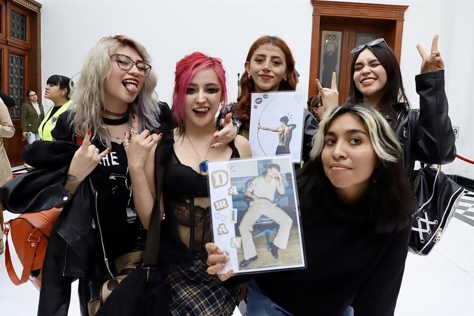 En una pequeña ronda de preguntas y respuestas, el italiano confesó que le gustan muchos los corridos tumbados y que ha disfrutado de su estadía en la capital del País.