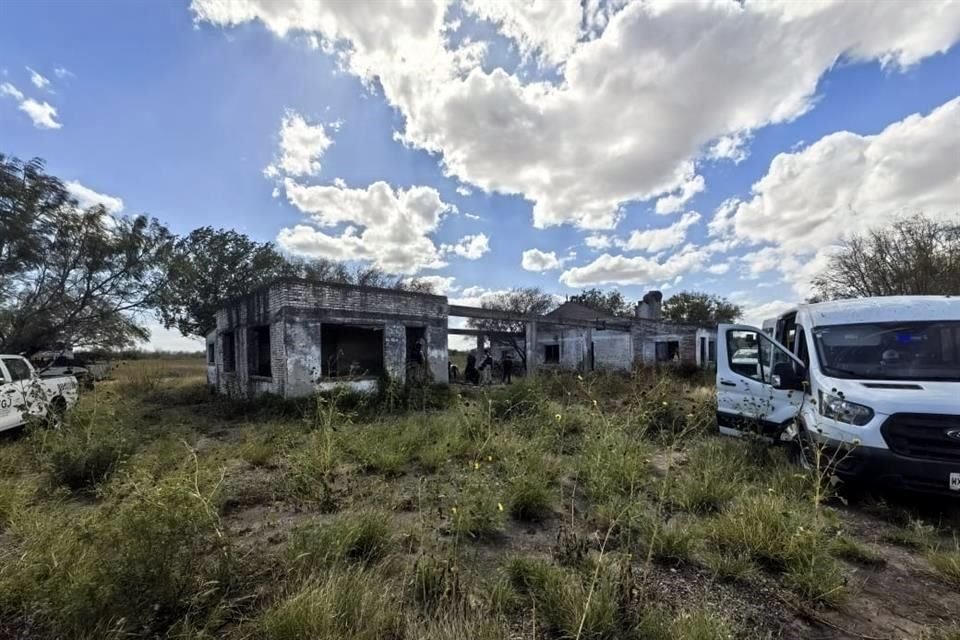 En la finca encontraron un tambo metálico, donde presuntamente almacenaban hidrocarburo o aceite para quemar.