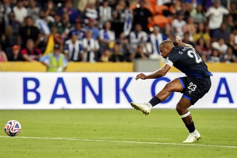 Salomón Rondón no pesó, desperdició varias claras y el venezolano decepcionó.