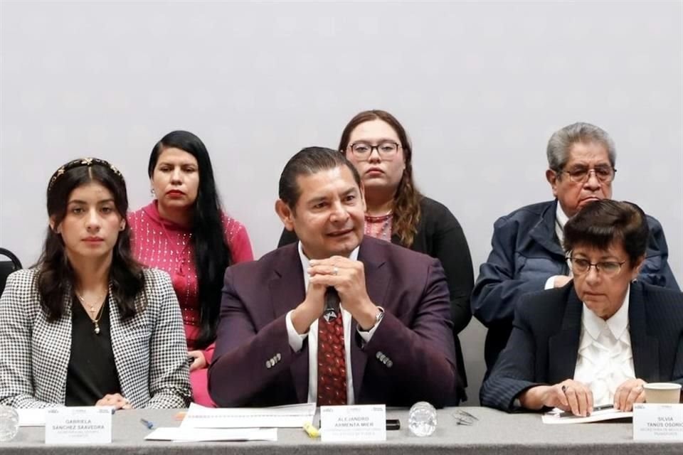Alejandro Armenta, Gobernador de Puebla, además, reprochó no ser felicitado por la ONU tras reducir en un 30 por ciento la cifra de feminicidios en el Estado.