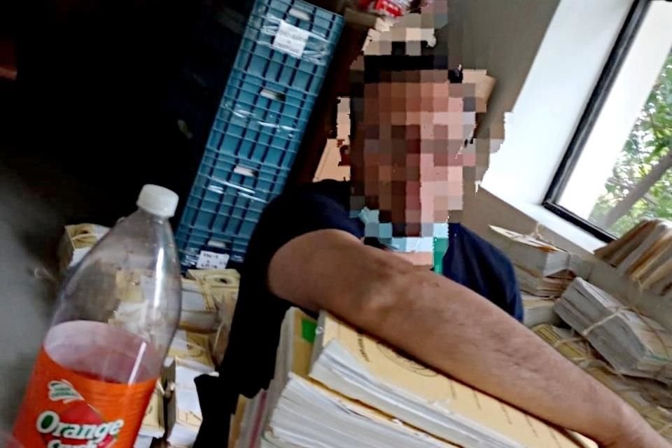 'Hay que estar encerrados, sin salir por alimentos o entrar, preparados para aguantar el día y ahora sí que es pesado, pero sí se avanza', aseguró Héctor, trabajador del PJ.