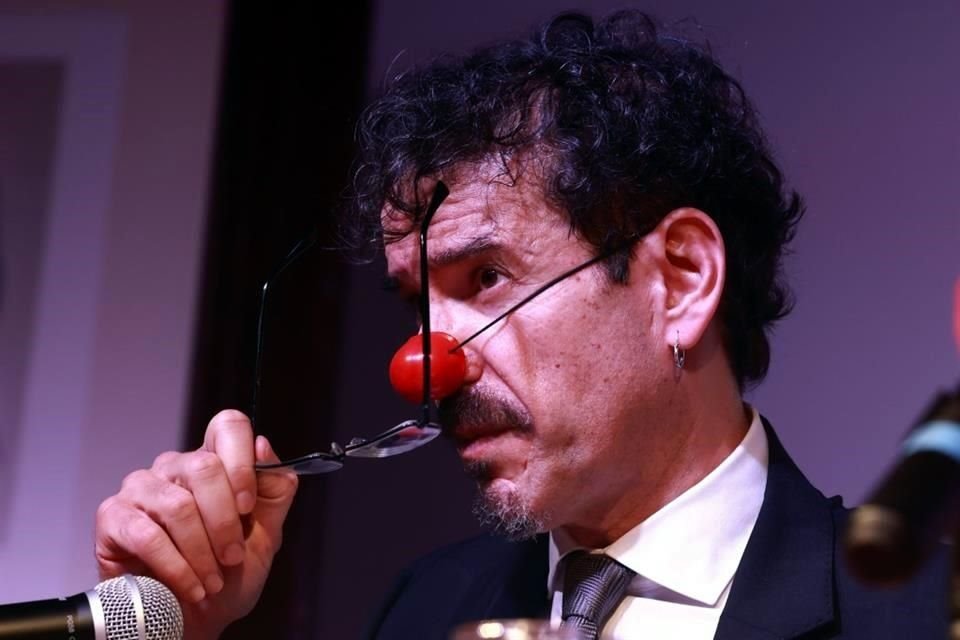 El discurso de ingreso a la Academia Mexicana de la Lengua en voz de 'Poquelin' abordó 'La poética de la risa (o la tragedia de ser cómico)'.