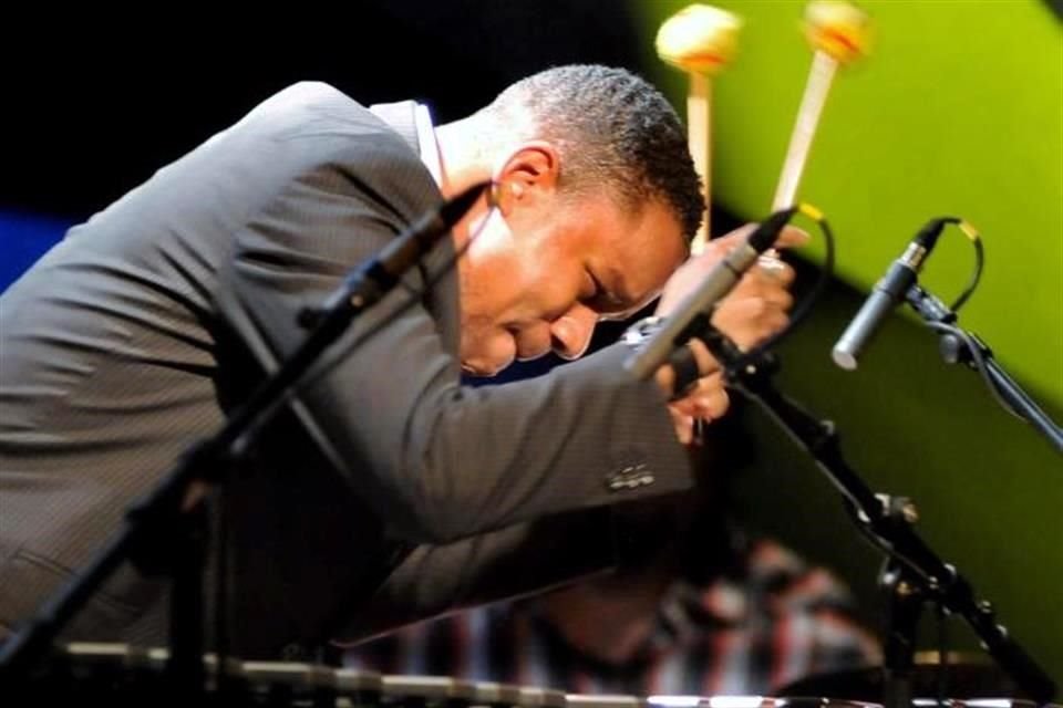 Para el vibrafonista Stefon Harris, también maestro y compositor, el jazz enseña a escuchar sin juzgar.