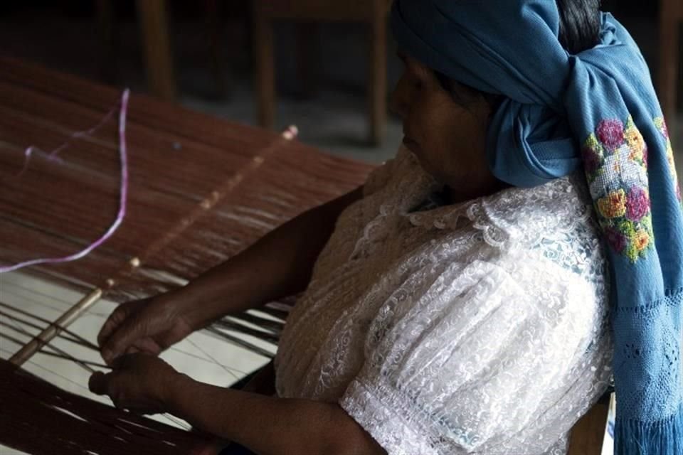 El Premio Nacional de Artes y Tradiciones Populares otorgado a la artesana y cocinera tradicional Juana Bravo Lázaro reconoce su liderazgo comunitario.  