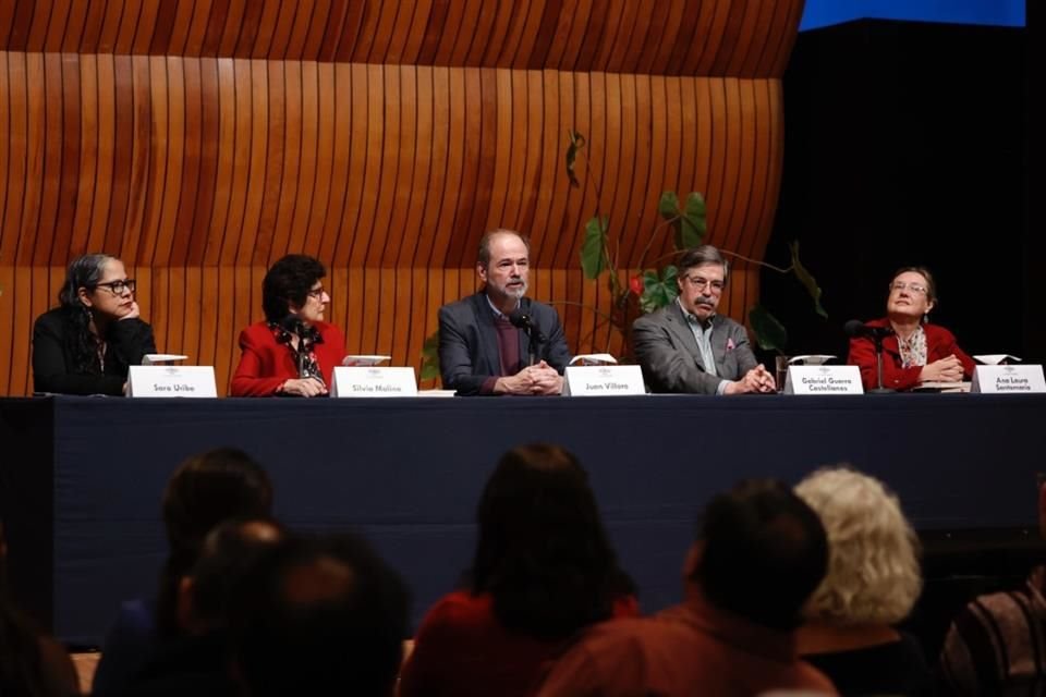 El escritor Juan Villoro señaló al respecto que los procesos de selección en El Colegio Nacional son arduos y que probablemente en una segunda o tercera votación Castellanos habría sido aceptada.