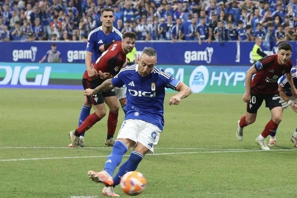 Santi Cazorla anotó de penal.