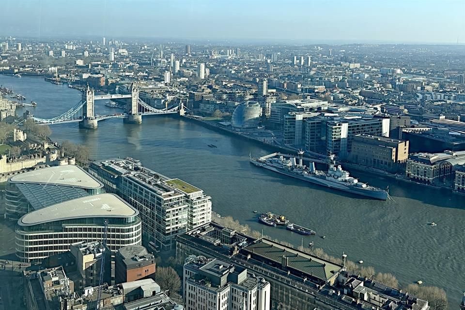 Londra vibra di storia, cultura e finzione a ogni angolo: dai pub ai palazzi, dal Big Ben a Harry Potter.