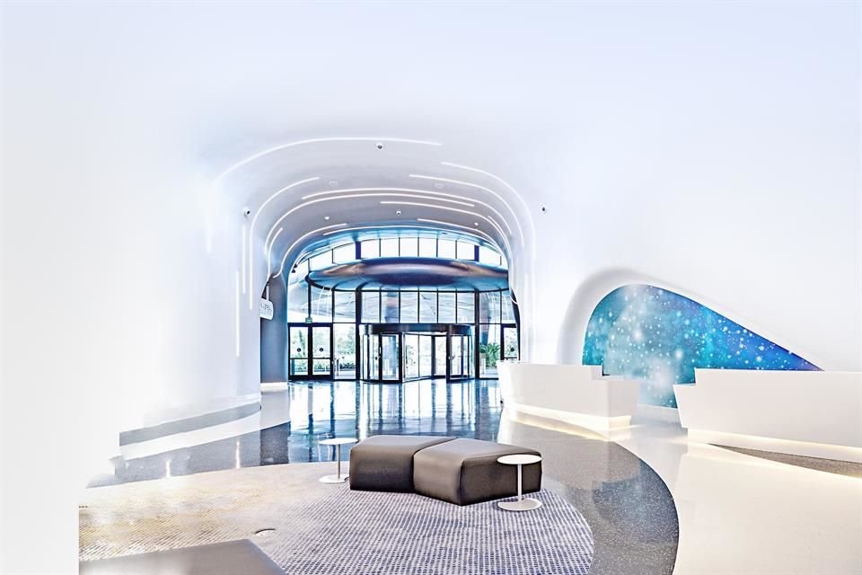 L'Universal Stella Nova Resort ti porta nello spazio con un design futuristico, esperienze galattiche e accesso esclusivo al parco.