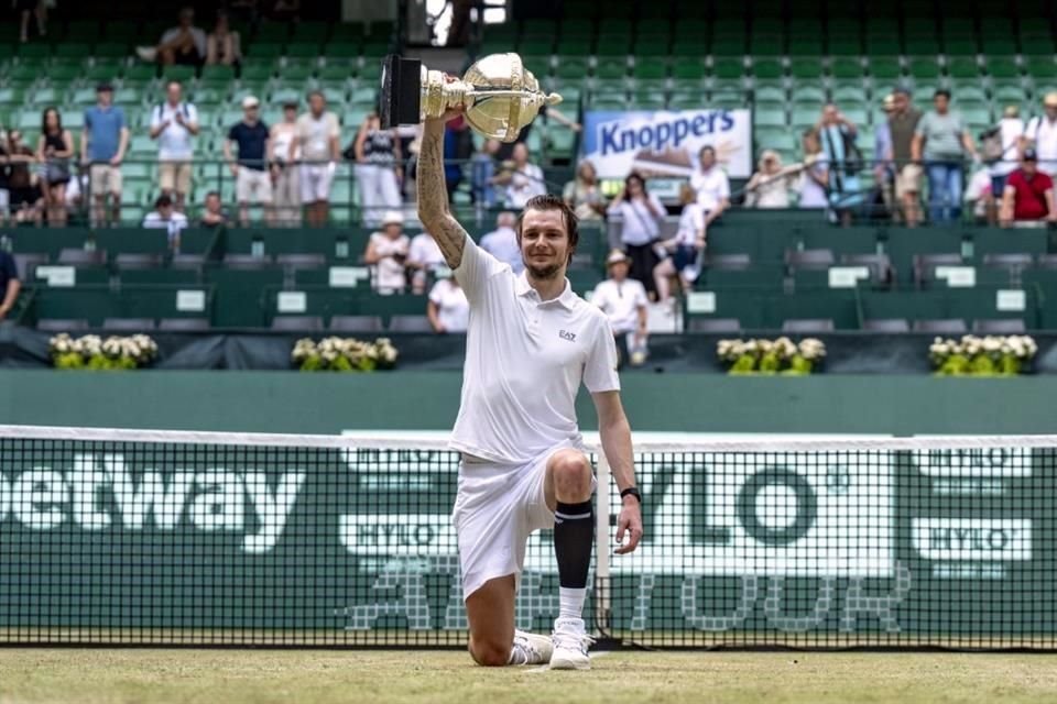 Bublik rompió una racha de seis derrotas ante el ruso.