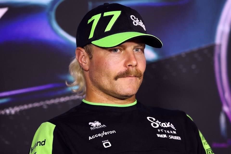 En un vídeo en redes sociales, Valtteri Bottas apareció en la calle viendo un vehículo Cadillac y dijo que tenía un buen asiento.