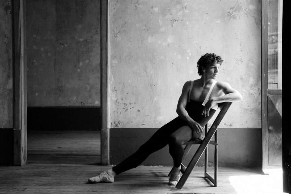 Tras una lesión en la mano que requirió cirugía, Isaac Hernández se reporta listo para su debut oficial con el American Ballet Theatre este 25 de junio.