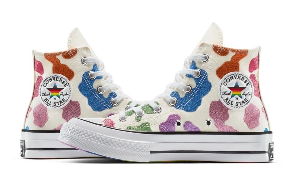 La Campaña del Orgullo 2025 de Converse, titulada 'Proud To Be' empodera a la comunidad All Star con amor celebrando el poder de la autoexpresión.