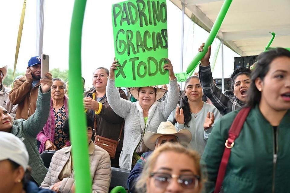 Apoya Ricardo Gallardo a población de San Luis Potosí