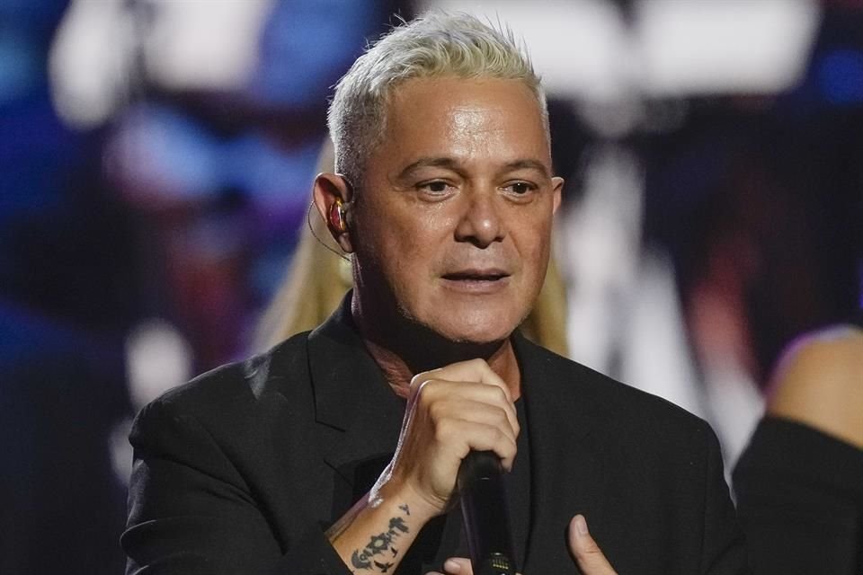 El intérprete de 'Amiga Mía' y 'Corazón Partío' agradeció el apoyo de sus fans y rechazó las acusaciones en su contra.