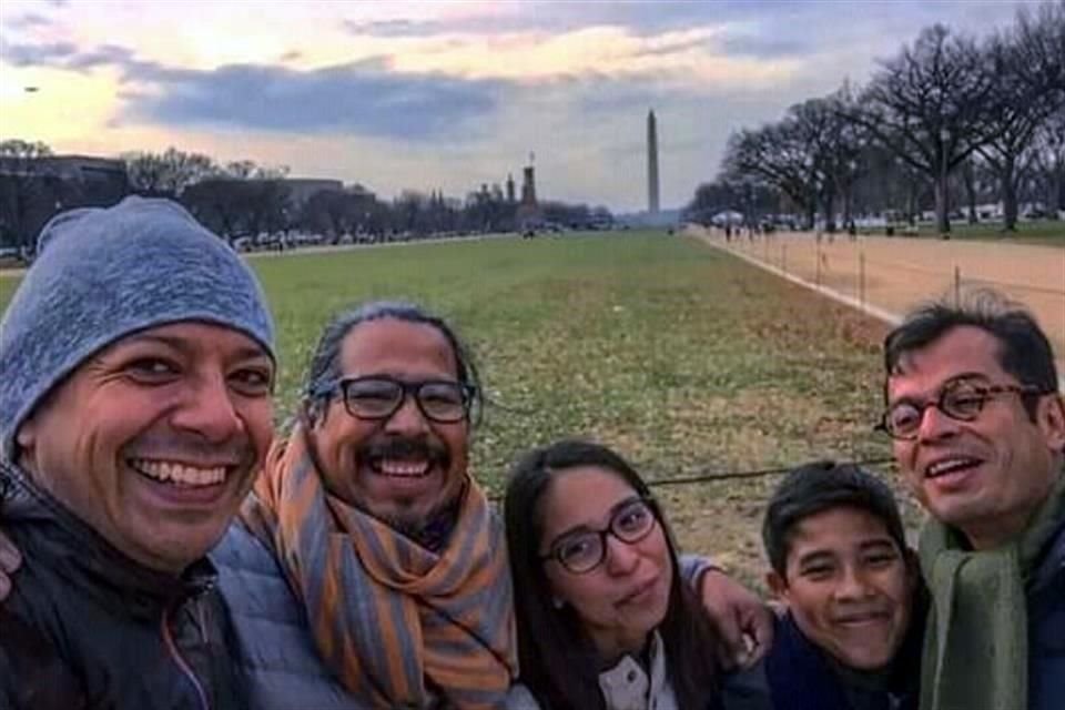 Con integrantes de Pasatono cuando Robles, de 12 años, viajó con la orquesta a Washington para un concierto en el Smithsonian American Art Museum.