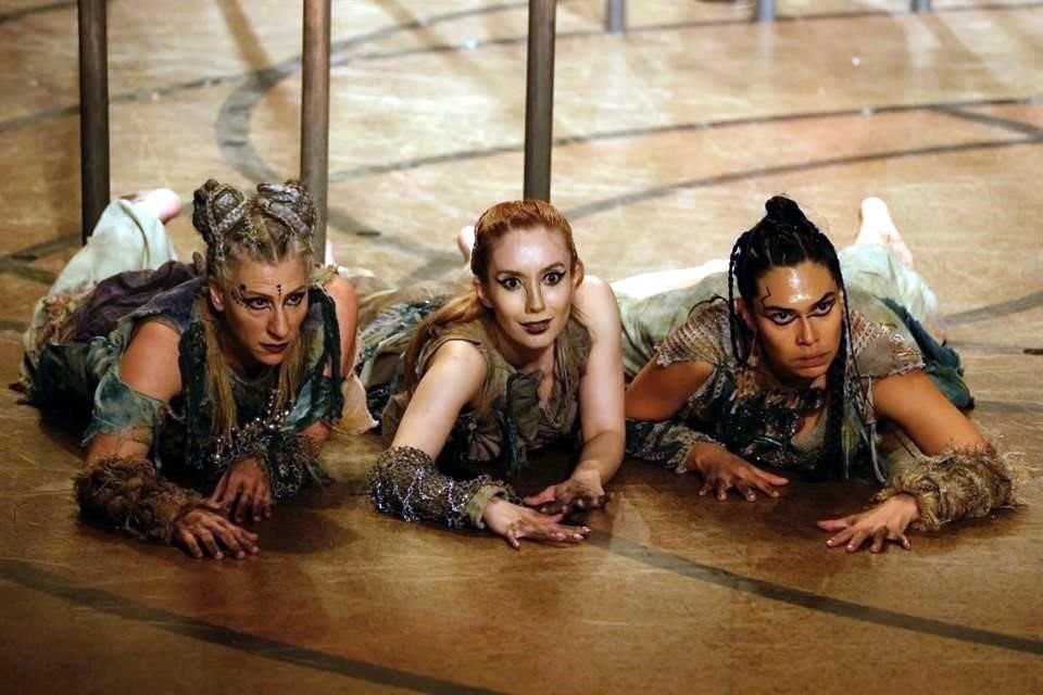 'Ifigenia en Áulide' es presentada por la Compañía Nacional de Teatro en la Sala Héctor Mendoza hasta el 3 de agosto.