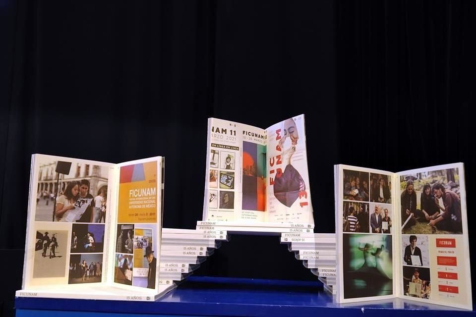 El libro 'FICUNAM 15 años' recoge la historia del festival con textos de sus fundadoras y cineastas participantes en el encuentro.