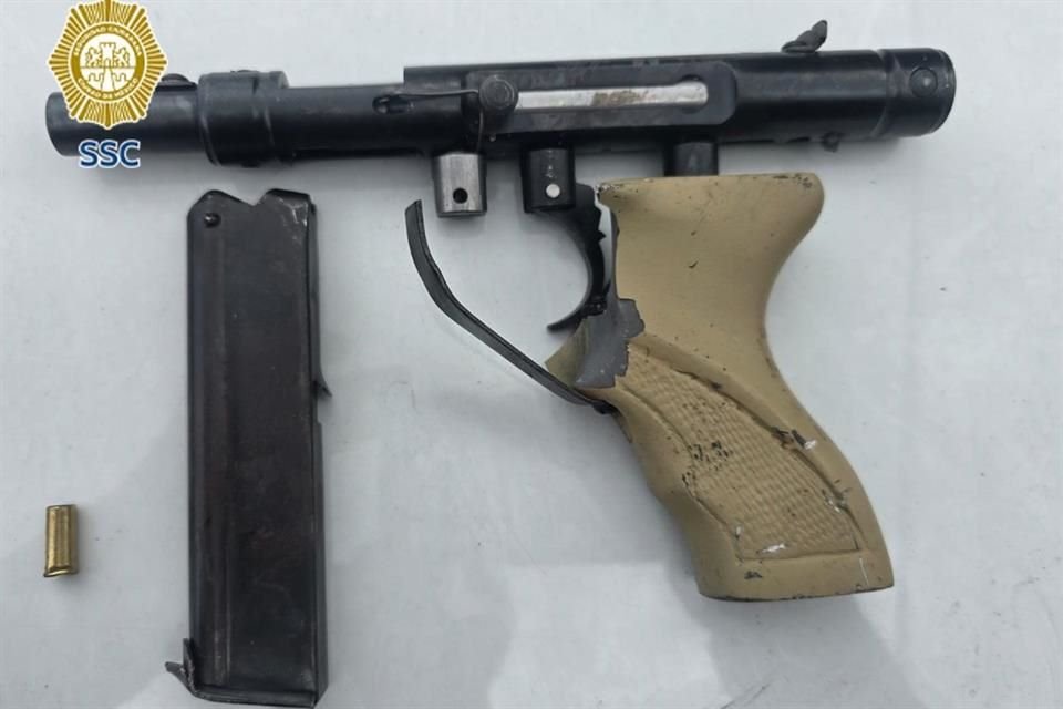 El hombre puso resistencia para evitar que le robaran los 180 mil pesos que llevaba para la compra, por lo que un hombre que señaló ser menor de edad le disparó en la pierna con un arma de fuego.