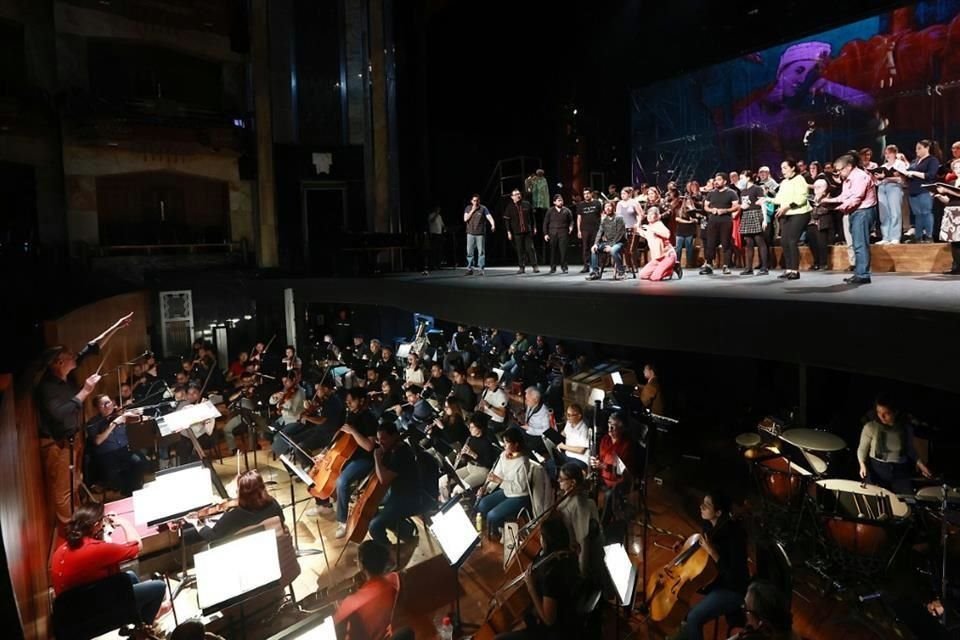 El estreno de 'Un re in ascolto' en el Palacio de Bellas Artes conmemora el centenario del natalicio de Berio y los 40 años de la muerte de Calvino.