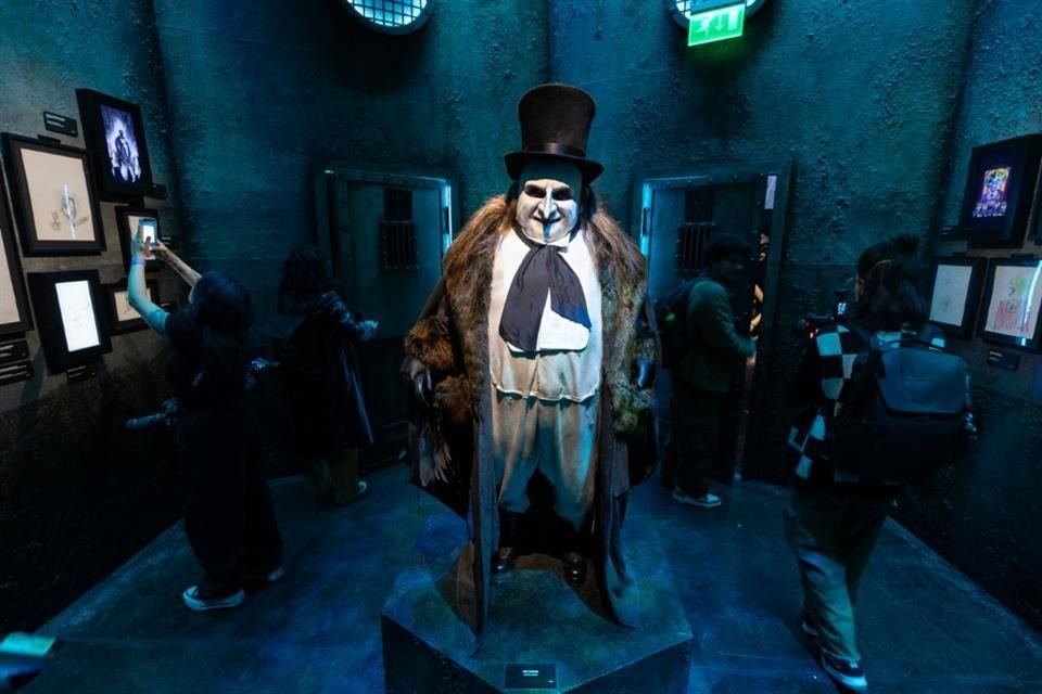 El Laberinto parece más un parque temático o una 'fun house' de circo, que una exposición.