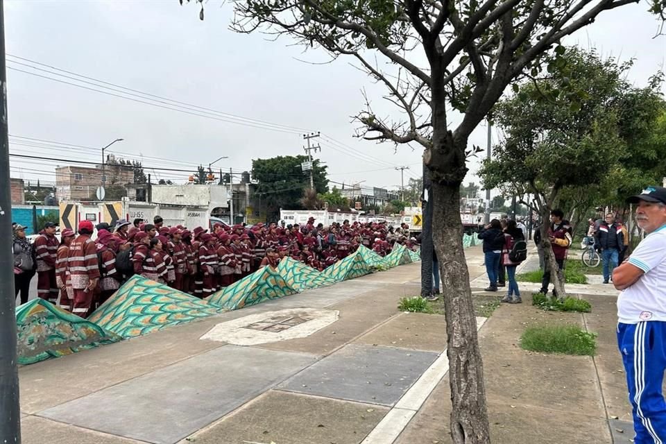 Trabajadores de una empresa contratada por la Sobse buscaban retirar una malla alrededor del deportivo para iniciar obras.