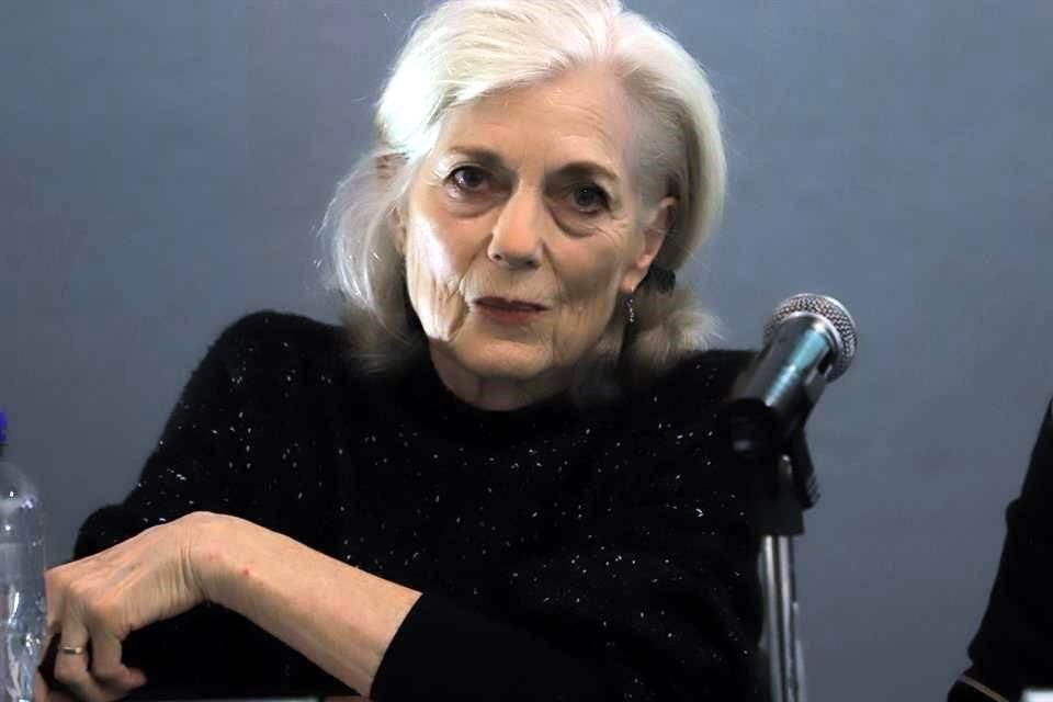 Carla Rippey recordó cuando se le prohibió participar en un taller de grabado por llevar a su bebé, debido al riesgo con el uso de ácidos.