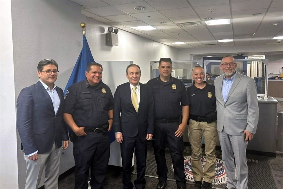 El Gobernador de Sonora, Alfonso Durazo está en Phoenix, Arizona, para presidir la reunión plenaria de la Comisión Sonora-Arizona y, así, fortalecer la colaboración binacional.