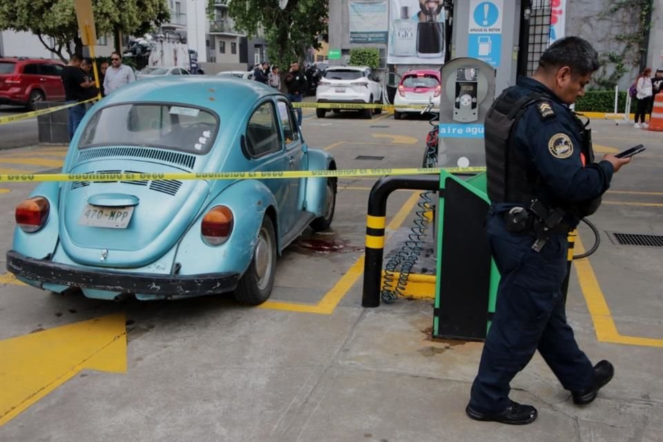 Dos sujetos asaltaron al conductor de un auto en Santa María la Ribera.