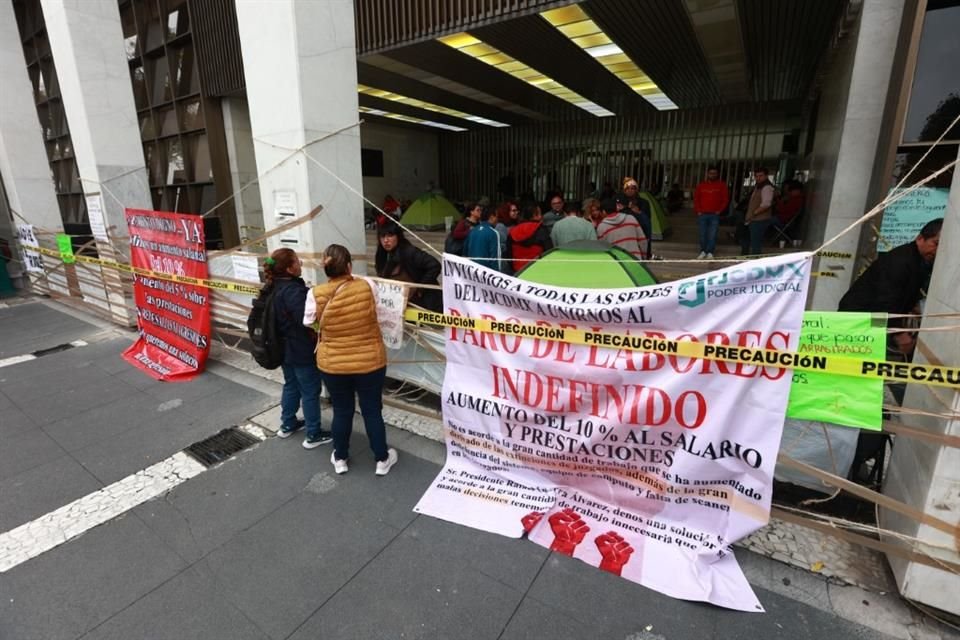 Ayer, las sedes del Poder Judicial se mantuvieron cerradas por los trabajadores que se han manifestado desde hace tres semanas.