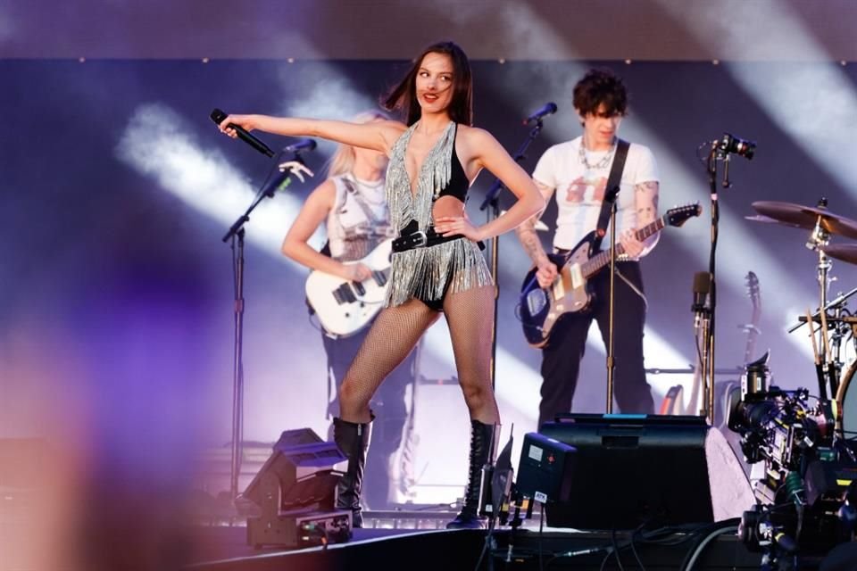 Para esta edición, los espectadores podrán bailar con ídolos pop de las nuevas generaciones, como Olivia Rodrigo y Charli XCX.