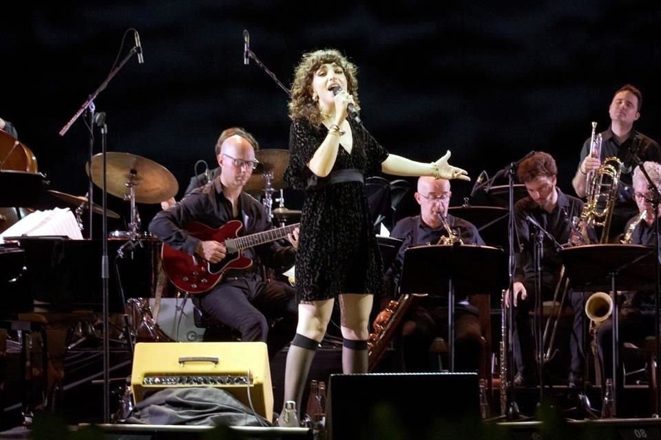 The Amazing Keystone Big Band rindió homenaje a Ella Fitzgerald con la voz de la cantante francesa Neïma Naouri.