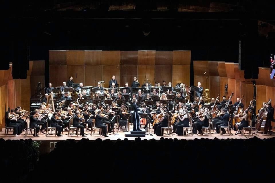 Con la presentación de 'Titán', de Gustav Mahler, Alondra de la Parra y la Orquesta Imposible culminaron la serie de conciertos sinfónicos del encuentro artístico de la Riviera Maya.