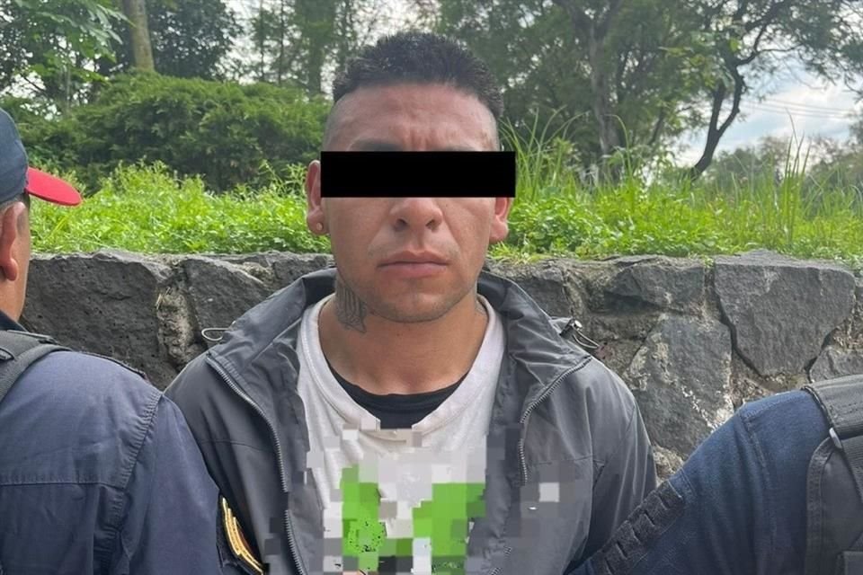 Dos sujetos relacionados con el delito de robo a tiendas fueron detenidos  cuando asaltaron a un hombre en la Colonia Alfonso XIII.