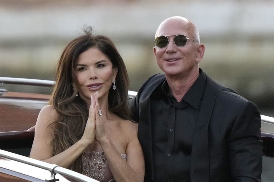 Lauren Sánchez y Jeff Bezos salieron del hotel Aman.