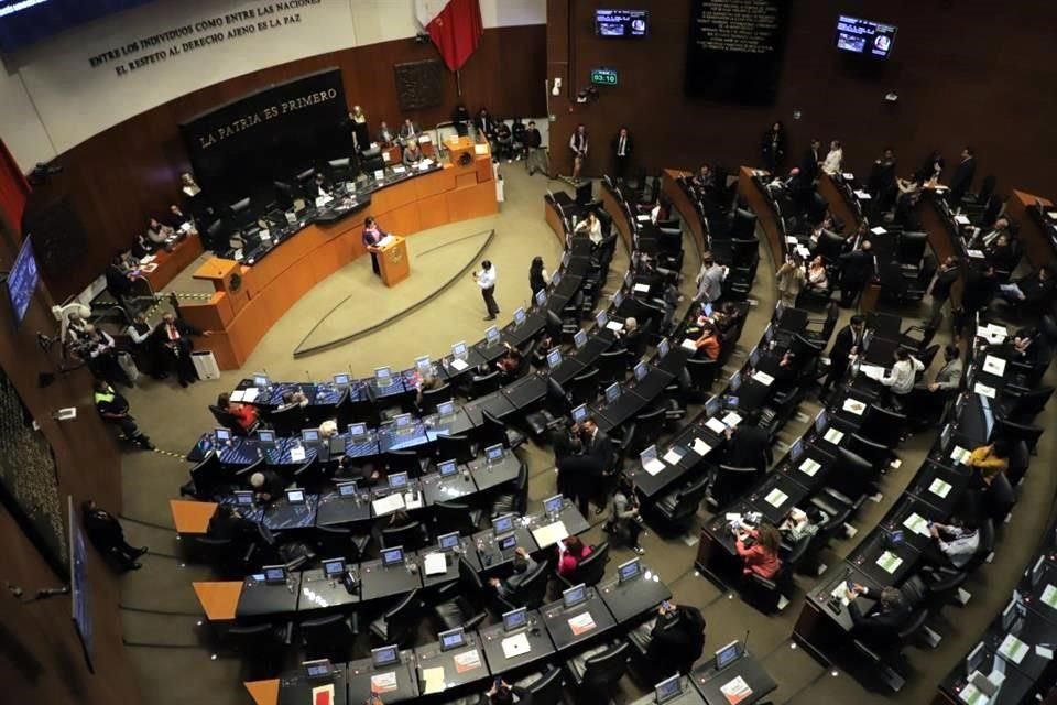 La senadora de MC, Alejandra Barrales, informó que la Comisión de Defensa pedirá una entrevista con el titular de la Defensa Nacional.