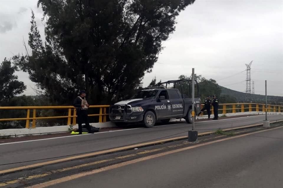 Las autoridades trasladaron los restos al anfiteatro de la Fiscalía de Homicidios.