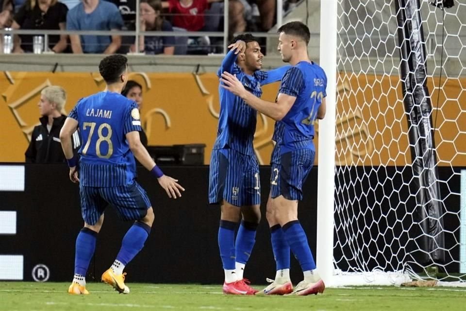 Marcos Leonardo cerró a segundo poste para mandar el balón a las redes.