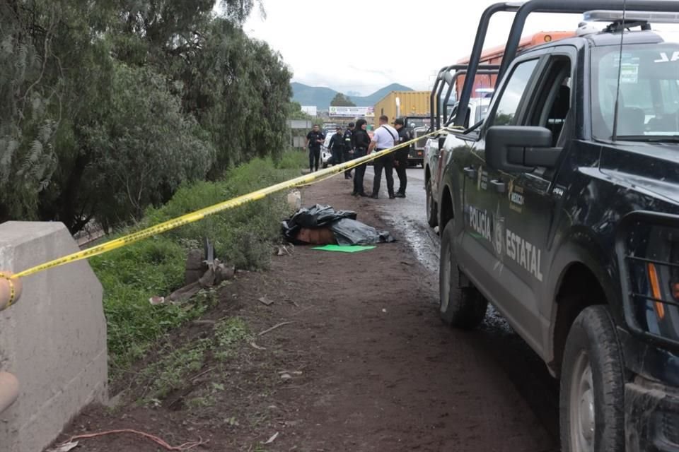En Acolman, la carretera Lechería-Texcoco, a unos 3.5 kilómetros del primer hallazgo, hallaron un torso con un mensaje.