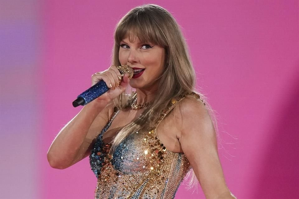 Taylor Swift compró por 13 mil dólares la pulsera inflable de más de 42 metros que decoró el Caesars Superdome durante su 'The Eras Tour'.