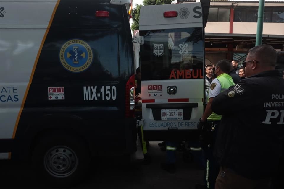 Un francotirador de un grupo especial de la Policía capitalina habría reaccionado a la agresión del plagiario y disparó para abatirlo.