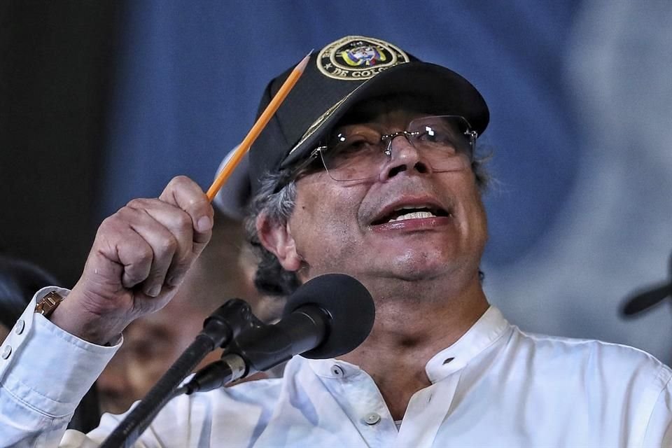 El Presidente de Colombia, Gustavo Petro, en su intervención en un acto para reunir apoyo de cara a su consulta popular sobre la reforma laboral, en Cali, Colombia, el 11 de junio de 2025.