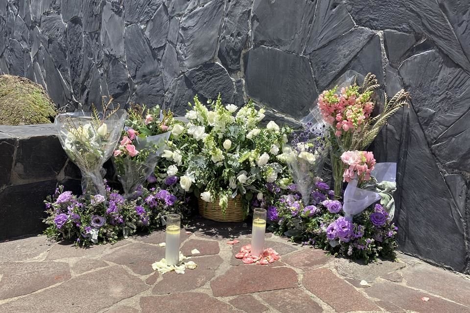 Junto a la entrada del Parque se encuentra una ofrenda dedicada a Berenice y Miguel, quienes murieron en el lugar.