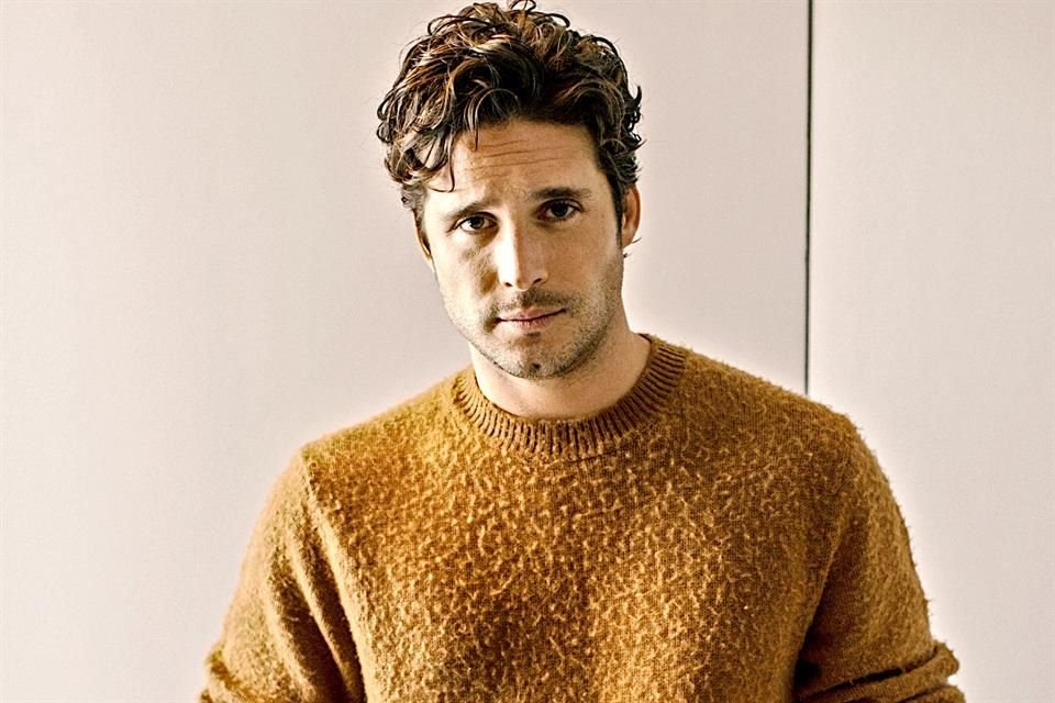El actor y cantante Diego Boneta debuta como novelista con un thriller sobre la clase alta mexicana en San Miguel de Allende.