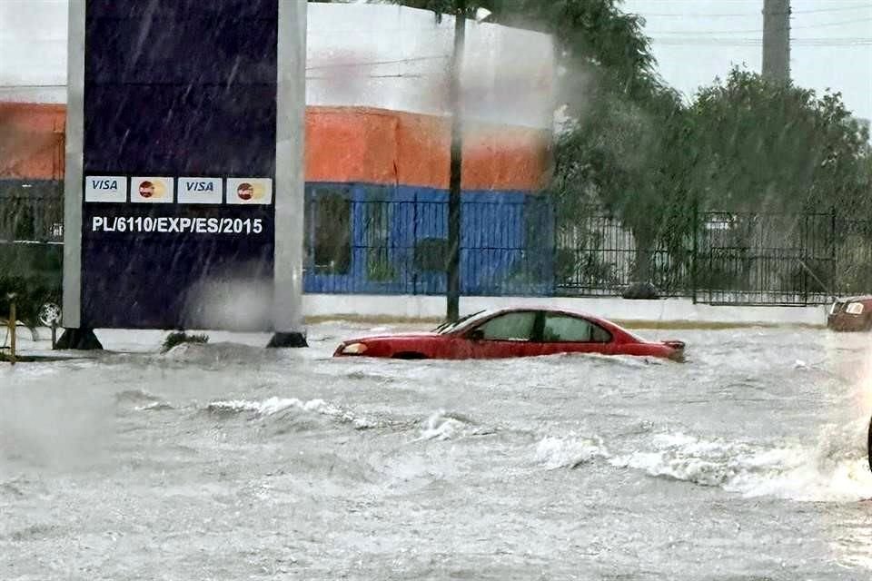Las autoridades reportaron daños por inundaciones y encharcamientos en al menos 150 colonias de Matamoros.