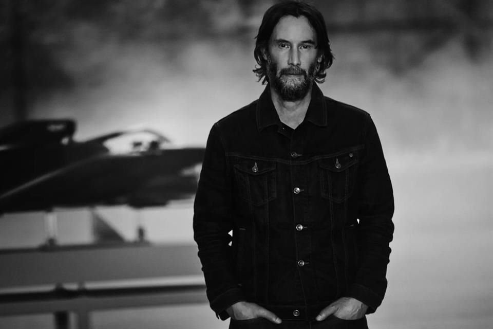 Reeves, un apasionado del automovilismo, será el conductor y productor ejecutivo de la serie de Cadillac.