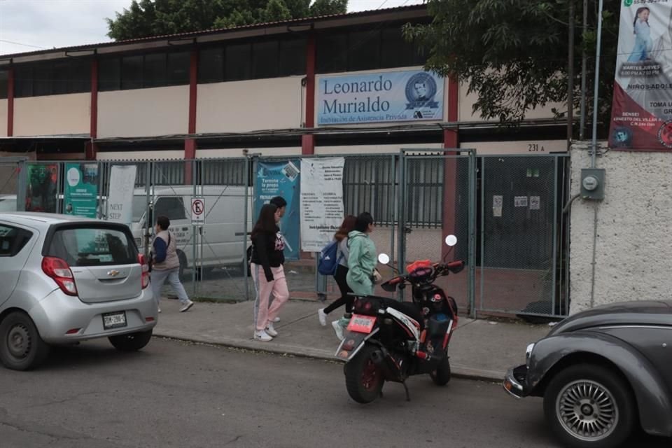 Las clases en el centro comunitario de la Parroquia de San Jorge Mártir se suspendieron y ayer la zona lucía en calma.