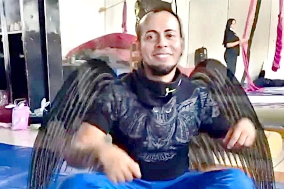 Debido a su paso por las filas castrenses, tenía suficiente conocimiento sobre el manejo de armas.